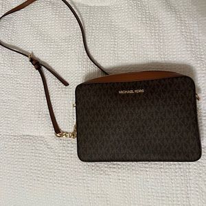 MK jet set crossbody